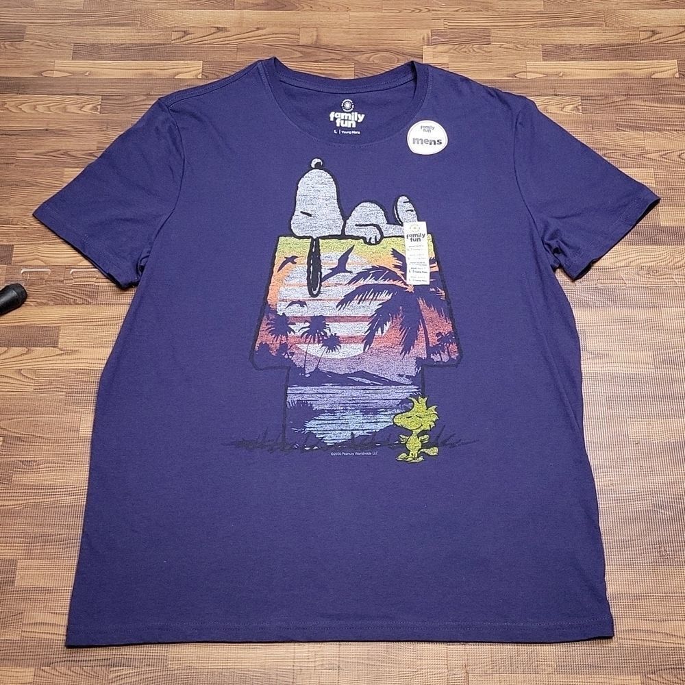 NWT! Family Fun Snoopy Tee shirt size Large